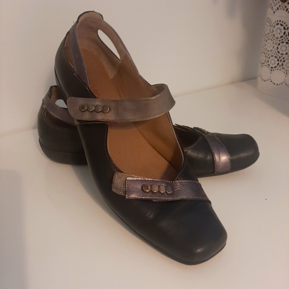 Dorking by Fluchos  woman's shoes